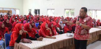 Taufik Serahkan Bantuan Alat Tata Boga untuk KUB di Majenang