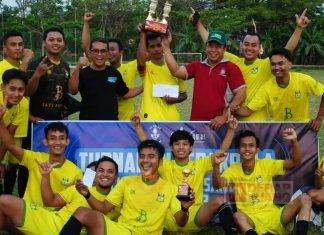 Tri Budi Cahyono Sponsori Turnamen Sepak Bola Petinggi Cup di Tegalsambi