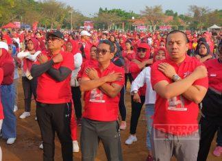 Andang Kenalkan Kader Banteng Jepara ke Ribuan Warga Dalam Gelaran Jalan Sehat