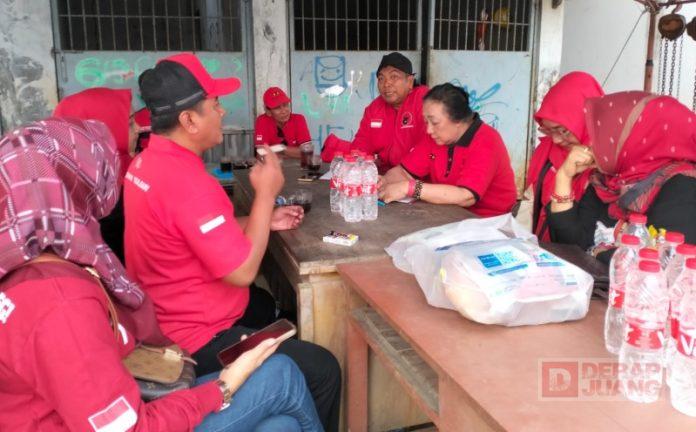 Kader Banteng Kota Tegal Sambut Kedatangan Kapal RS. Apung Malahayati