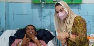 Hesti Nugroho Jenguk Pasien Rujukan dari Pulau Karimun Jawa