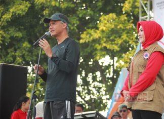 Sri Mulyani dan Ganjar Ikuti Giat Jalan Sehat di Klaten