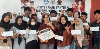 Cik Naniek Serahkan SK KIP untuk Mahasiswa dari Sragen