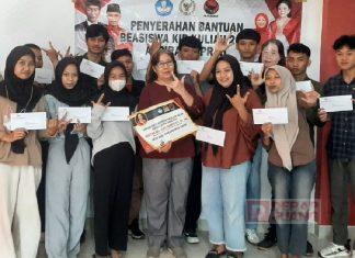 Cik Naniek Serahkan SK KIP untuk Mahasiswa dari Sragen