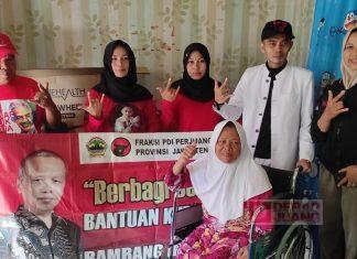 Yusuf Salurkan Bantuan Kursi Roda untuk Warga Pliken