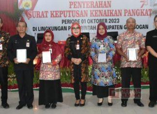 Serahkan SK Kenaikan Pangkat, Sri Sumarni Harap ASN Tingkatkan Potensi Diri