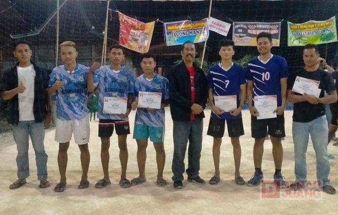 Serahkan Hadiah Lomba Voli, Ngadino Ingatkan Pentingnya Peran Pemuda