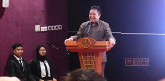 Hadiri Wisuda LPK Serbaindo, Dance Ishak Titip Pesan “Jaga Nama Baik Indonesia”