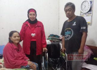 Dian Salurkan Bantuan Kursi Roda dari Mbak Casytha ke Warga Binaanya