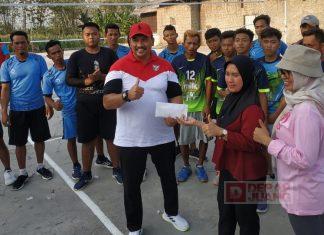 Dukung Olahraga Warga Cingkrong, Heru Berikan Bantuan Dana