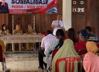 Sumanto Beri Bantuan Kedelai untuk Pengrajin Tahu dan Tempe