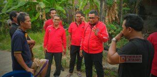 Warga Keluhkan Kekeringan, Tri Budi Cahyono dan Andang Salurkan Air Bersih