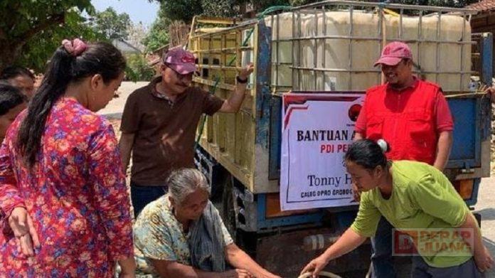 Tony Hidayanto Pasok Air Bersih di 10 Titik Lokasi Dusun Kuniran
