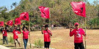 Atribut Partai Serempak Dipasang di Paranggupito