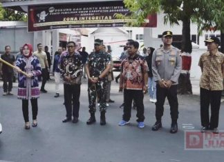 Sri Sumarni Lepas Kirab Pemilu dari KPU Grobogan Menuju KPU Jepara