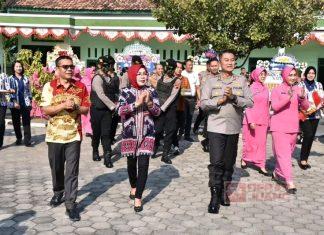 Sri Sumarni dan Kapolres Beri Kejutan ke Dandim Grobogan