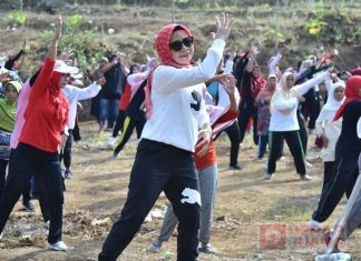 Ristawati Ikuti Giat Senam Bersama Warga Desa Langse