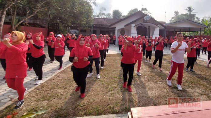 Gelar Senam Rutin, Pak Sam beri Support Tim Srikandi Sicita