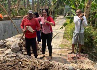 Azalea Ikut Gotong Royong Perbaiki Saluran Air di Desa Pule