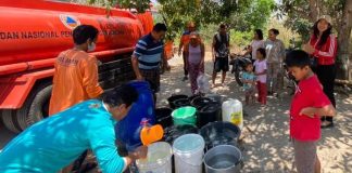 Azalea Salurkan Bantuan Air Bersih untuk Masyarakat Selogiri