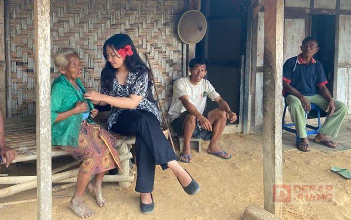 Bentuk Kepedulian, Azalea Kunjungi Warga Lansia