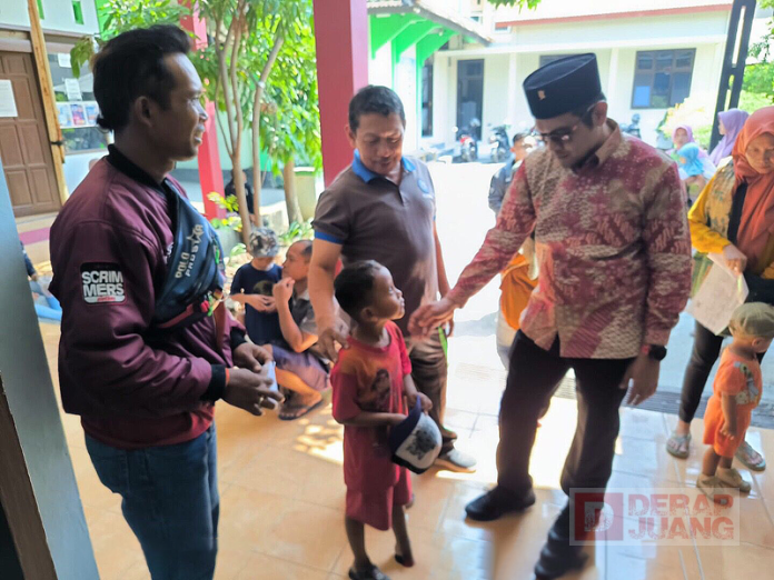 Tekan Stunting, Yusuf Roni Tinjau Penyerahan Bantuan Bagi KRS Tekan Stunting, Yusuf Roni Tinjau Penyerahan Bantuan Bagi KRS