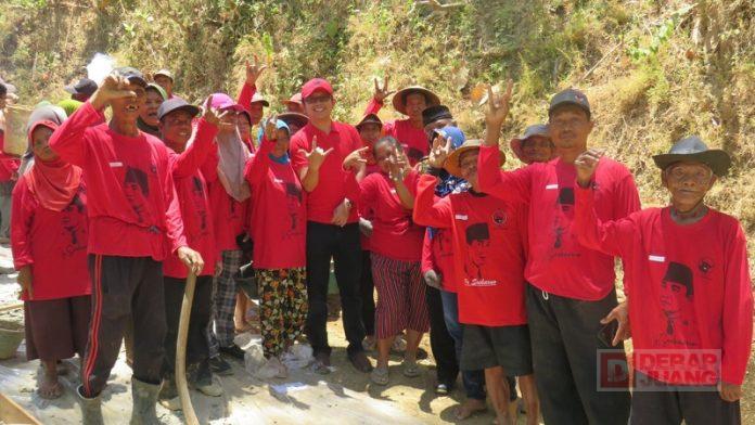 Dani Mursito Bersama Warga Awasi Pelaksanaan Bankeu Dani Mursito Bersama Warga Awasi Pelaksanaan Bankeu