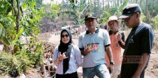 Tri Wahyuningsih Tinjau Pembangunan Drainase di Jurangsari Tri Wahyuningsih