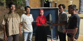 Hesti Nugroho Gelontorkan Bantuan Alat Olahraga ke Warga Karimunjawa