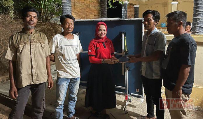 Dukung Kemajuan Olahraga di Karimunjawa, Hesti Nugroho Berikan Bantuan Alat Ke Club