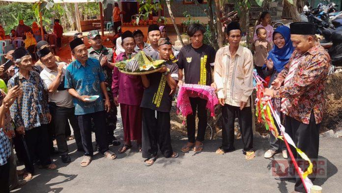 Eka Hadiri Syukuran Jalan Aspal di Bogangin