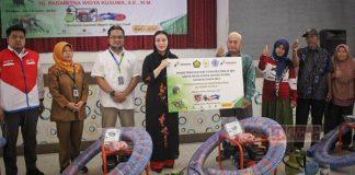 Pembagian dilaksanakan oleh Dinas Pertanian dan Ketahanan Pangan Kabupaten Brebes serta Anggota Komisi VII DPR-RI, Hj. Paramitha Widya Kusuma, S.E., M.M., di gedung Islamic Center, Brebes, Senin (23/10/2023).