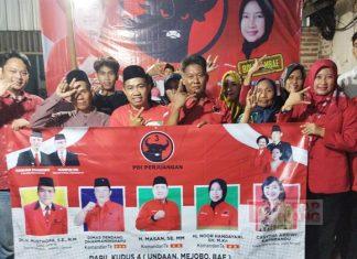 Handayani Gelar Pembentukan Tim Gugus Tugas di Desa Temulus Foto : Hj. Noor Handayani (Pojok Kanan) saat foto bersama Gugus Tugas TPS 5 Desa Temulus