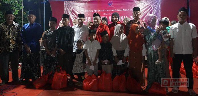 H. Ahmad Ridwan Berikan Santunan Anak Yatim Piatu Pada Malam Peringatan Hari Santri Nasional