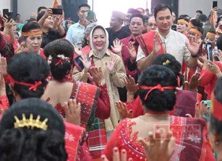 Bu Tiwi Hadiri Peringatan HUT Ke-25 Punguan Saroha Bu Tiwi