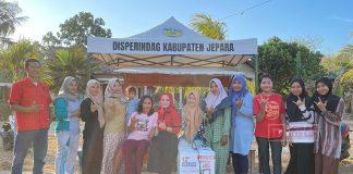 Hesti Nugroho Salurkan Sound System ke Kelompok Senam Kampung Bugis
