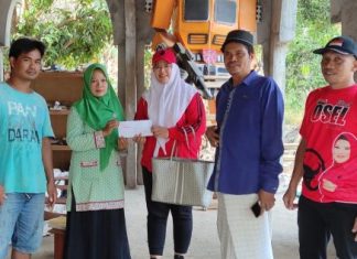 Nur Osel Bantu Rehab Musholla Agar Masyarakat Nyaman Beribadah