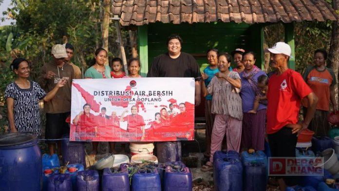 Farid Ardika Berikan Bantuan Air Bersih Untuk Warga Desa Doplang Farid Ardika Berikan Bantuan Air Bersih Untuk Warga Desa Doplang