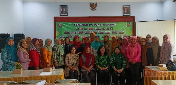 Seminar Potong Rambut, Sulistyorini Berikan Aspirasi Pemberdayaan Perempuan Seminar Potong Rambut, Sulistyorini Berikan Aspirasi Pemberdayaan Perempuan