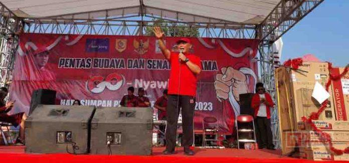 Bambang Hadiri Pentas Budaya dan Senam Bersama