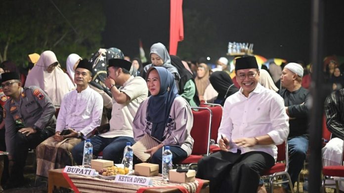 Kutasari Bersholawat, Bupati Tiwi: Santri Garda Terdepan Menjaga Ideologi Bangsa Kutasari Bersholawat, Bupati Tiwi: Santri Garda Terdepan Menjaga Ideologi Bangsa