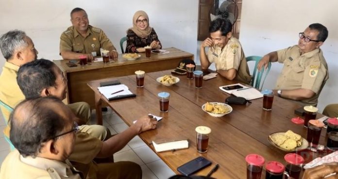 Mbak Binta Konsolidasi Bersama Camat dan Kepala Desa Nguntoronadi