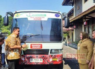 Mas Bowo Lepas Bus Sekolah Gratis, Bantuan Dari RSI Amal Sehat Sragen