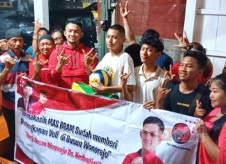 Dorong Olahraga, Mas Bram Gelontorkan Peralatan Voli di Kedungjati Dorong Olahraga, Mas Bram Gelontorkan Peralatan Voli di Kedungjati