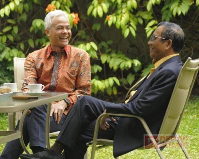 Resmi! Pasangan Ganjar-Mahfud Diperkenalkan Megawati Soekarnoputri