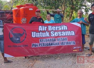 Rusdiana: PDI Perjuangan Jatiroto Salurkan Air Bersih Rusdiana