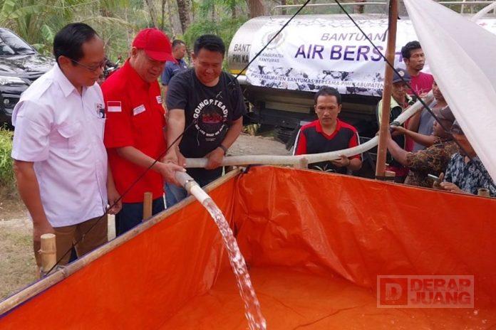 Sadewo bantu Penyaluran Bantuan Air Bersih di Desa Panusupan