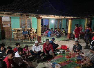 Sarwo Kerja Bakti Bersama Warga Bangun Berm Jalan Sarwo Kerja Bakti bersama Warga Bangun Berm Jalan