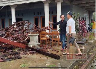 Suyoto Tinjau Dampak Bencana Hujan Deras Disertai Angin