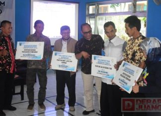Fraksi PDI Perjuangan Hadiri Penyerahan Bantuan Aspirasi atau Pokir DPRD